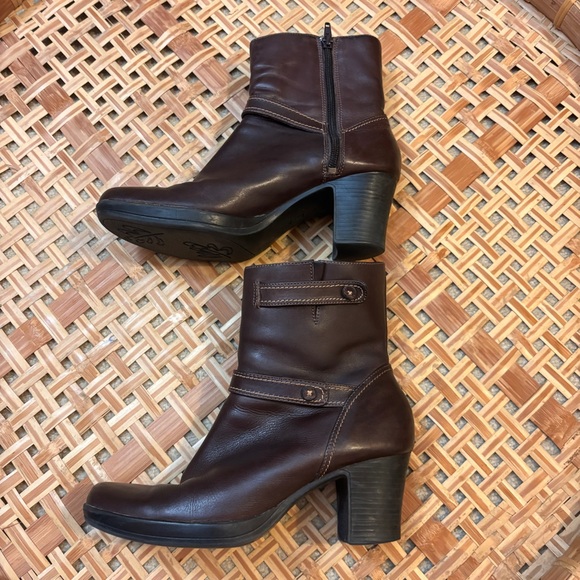Clarks Leather Heeled Booties - Picture 4 of 7